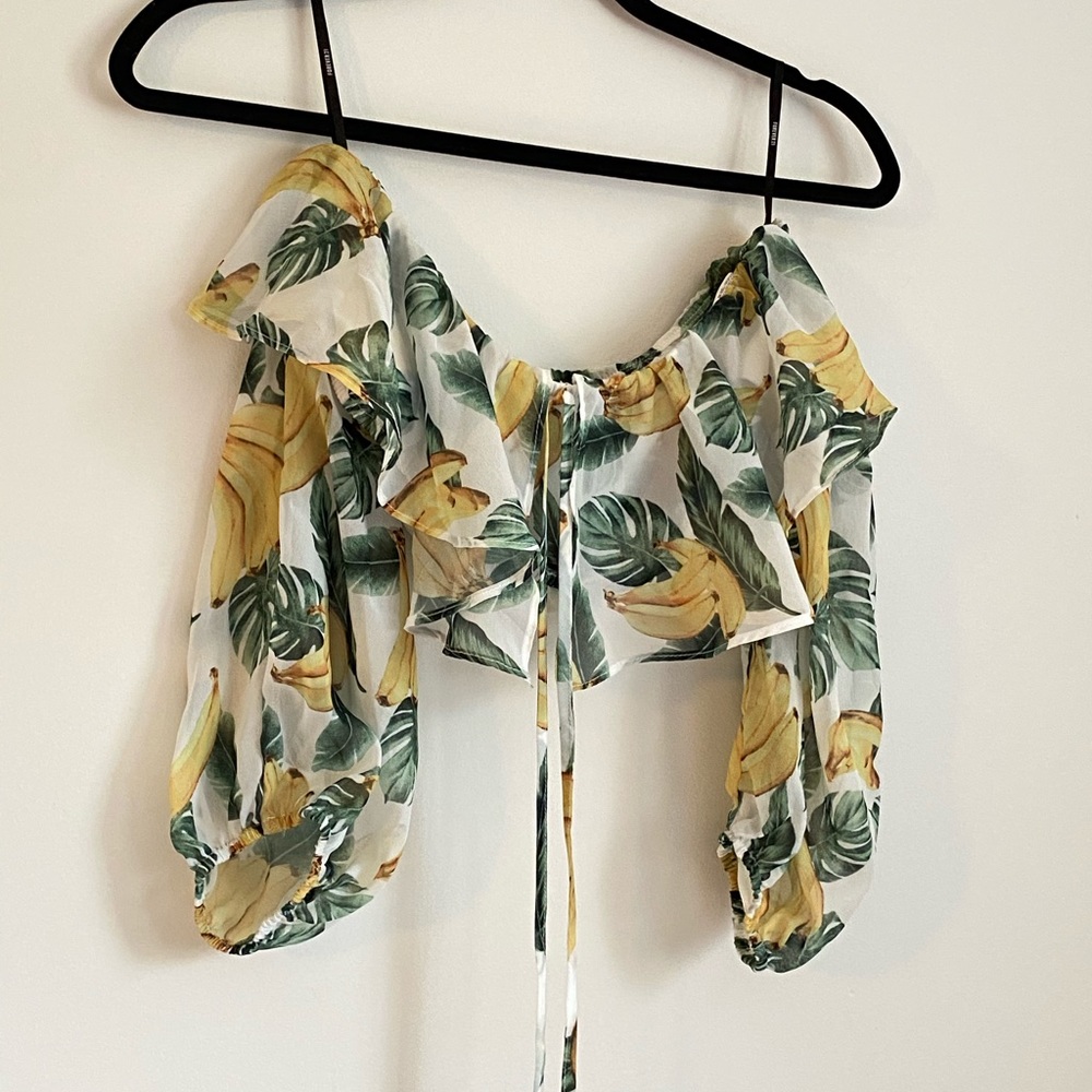 GREAT CONDITION OFF THE SHOULDER CROP F21 TOP